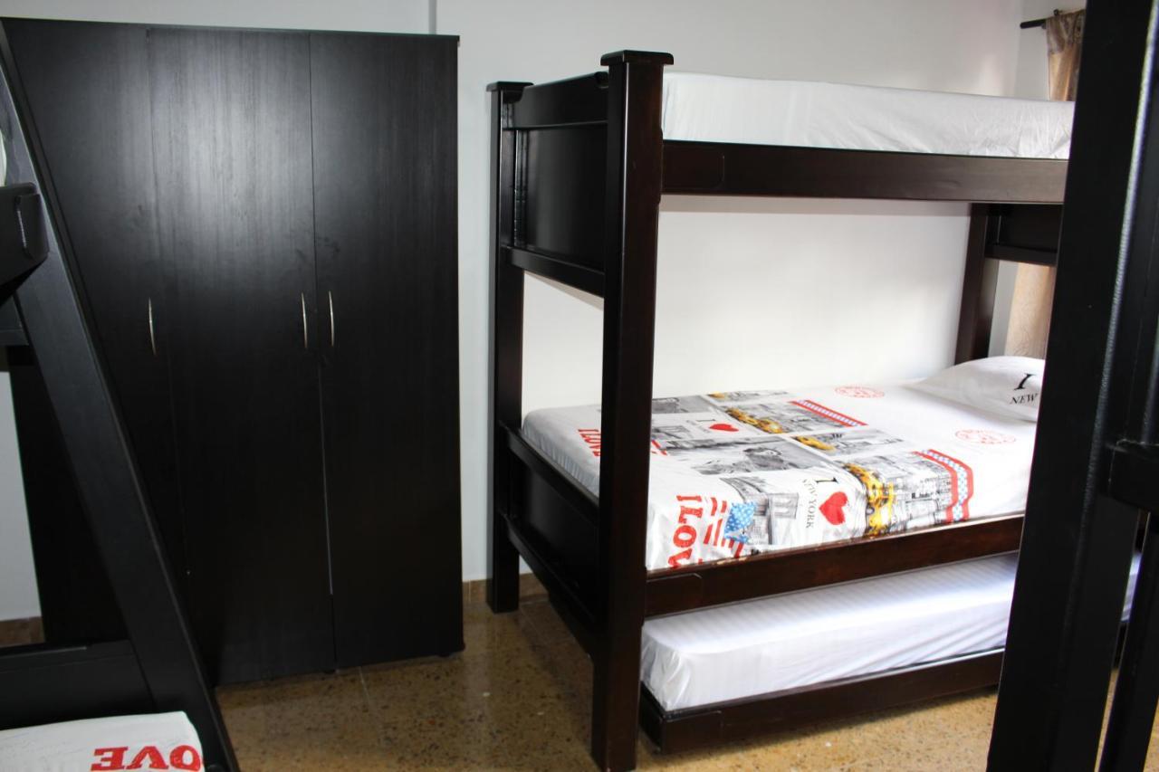 Apartamentos Excelente Ubicacion Medellín Exteriör bild