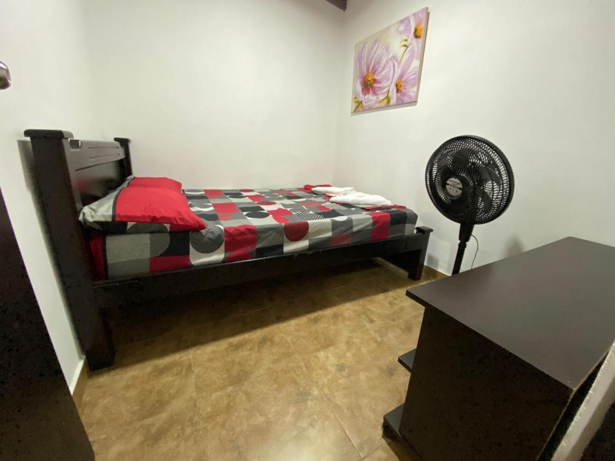 Apartamentos Excelente Ubicacion Medellín Exteriör bild